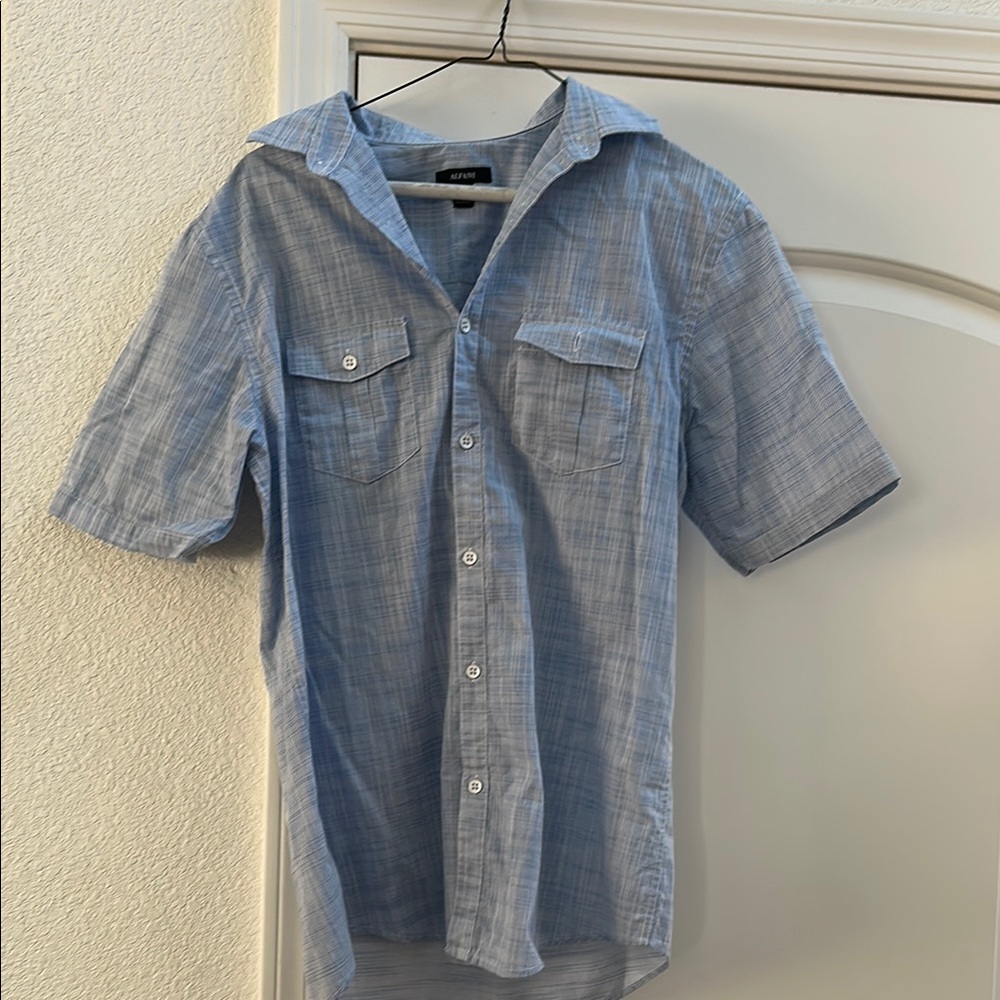 Men’s short sleeve button up dress shirt